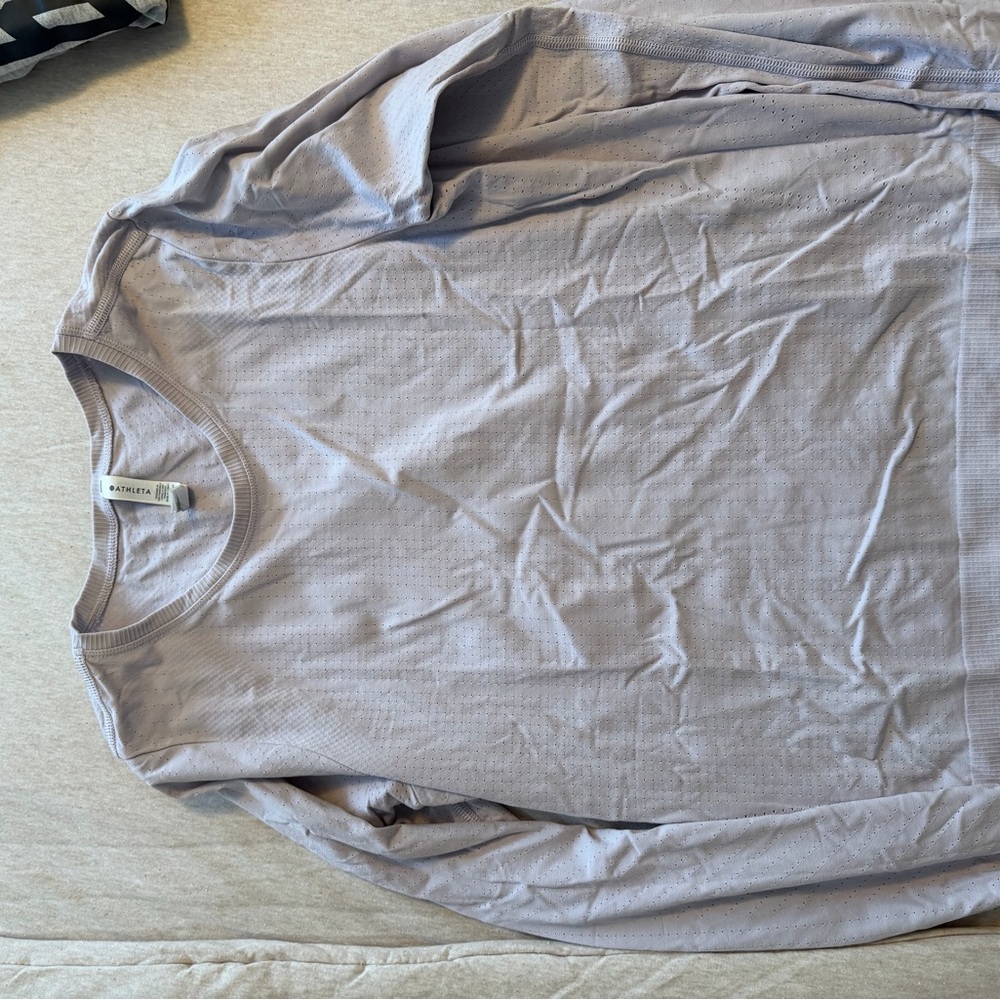 Athleta Women’s Light Purple/Lavender Long Sleeve (In Motion Seamless)